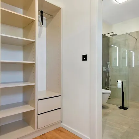 Luna, A Luxurious Close To The Sea *