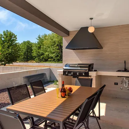 Luna, A Luxurious Close To The Sea Feriehus